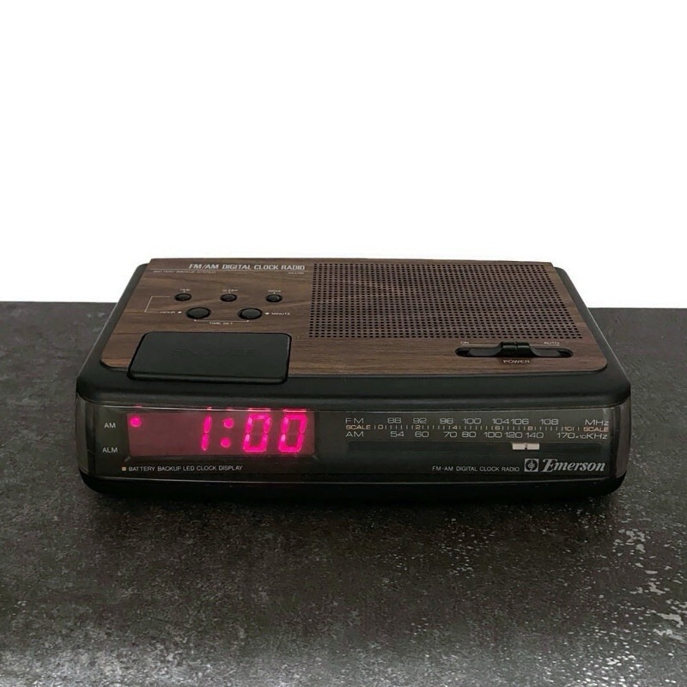 As Is Vintage Emerson Wood Grain AM/FM Digital Clock Radio Missing Battery Cover